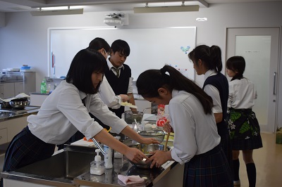 食品ロスを減らす～廃棄野菜からの商品開発～