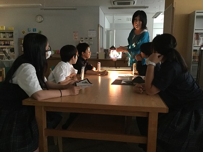 図書委員会　影絵紙芝居ワークショップ