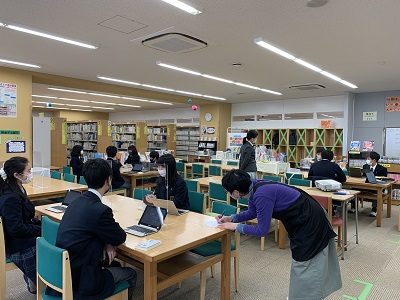 図書委員会主催 校内ビブリオバトル大会を行いました 関東学院六浦中学校 高等学校